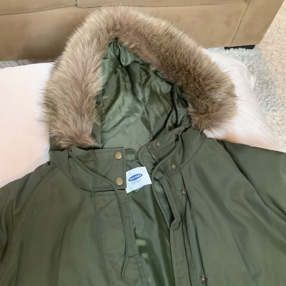 Women’s Sz XL Faux Fur Hooded Parka Old Navy - Picture 4 of 7